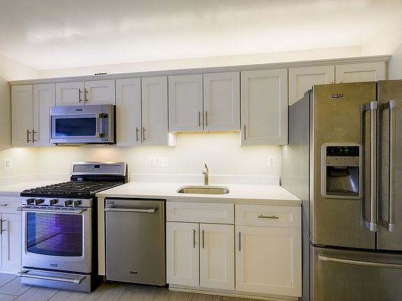 3rd image of 4515 Willard Ave APT 1114S