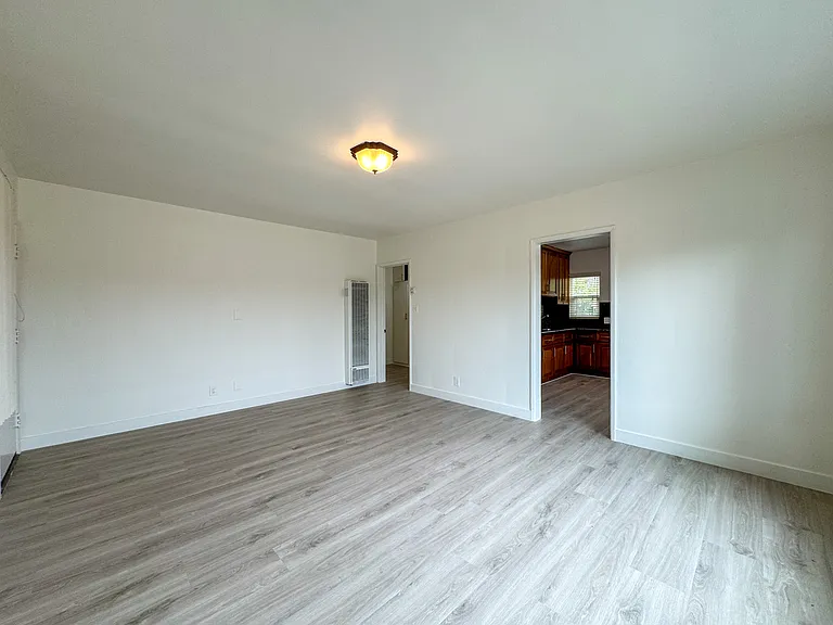 2032 S Shenandoah St #4 — Photo 30
