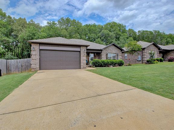 3rd image of 36 Birchwood Dr