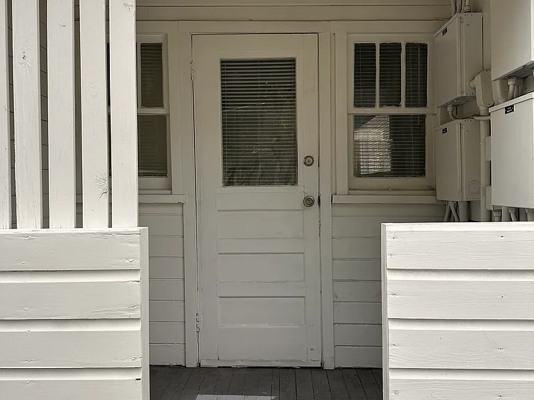 117 Annie St #B — Photo 1