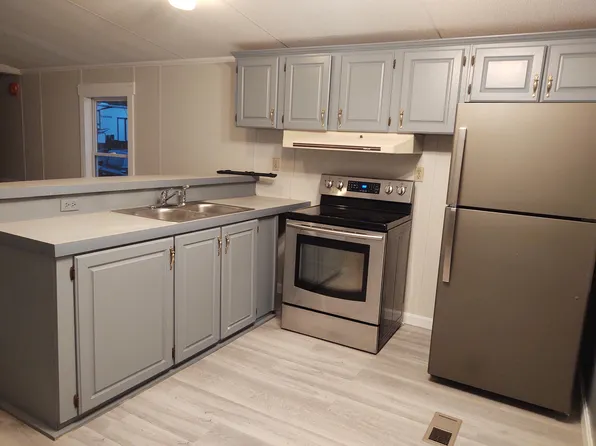 9 Iron Mine Hill Mobile Home Park, Gardiner, ME 04345