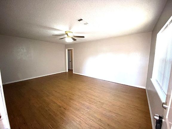 2nd image of 2601 Roosevelt Ave