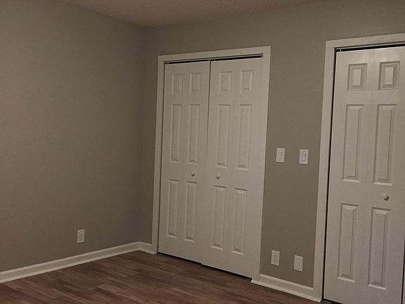 one of the 5 bedrooms