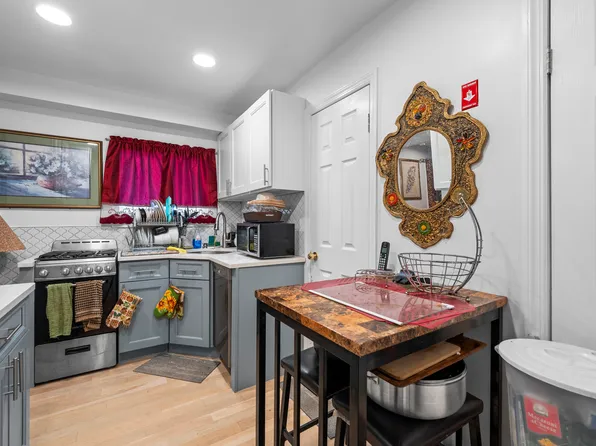 67-02 Almeda Avenue image 17 of 41