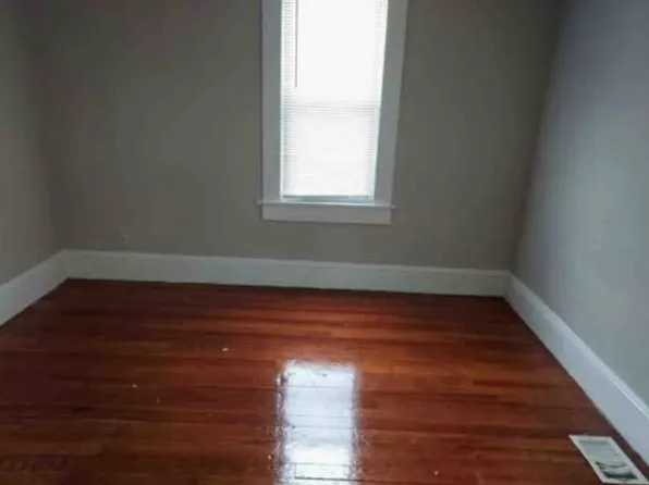 114 William St #1R, Springfield, MA 01105