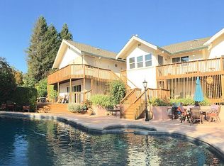 635 Scotland Dr, Santa Rosa, CA 95409