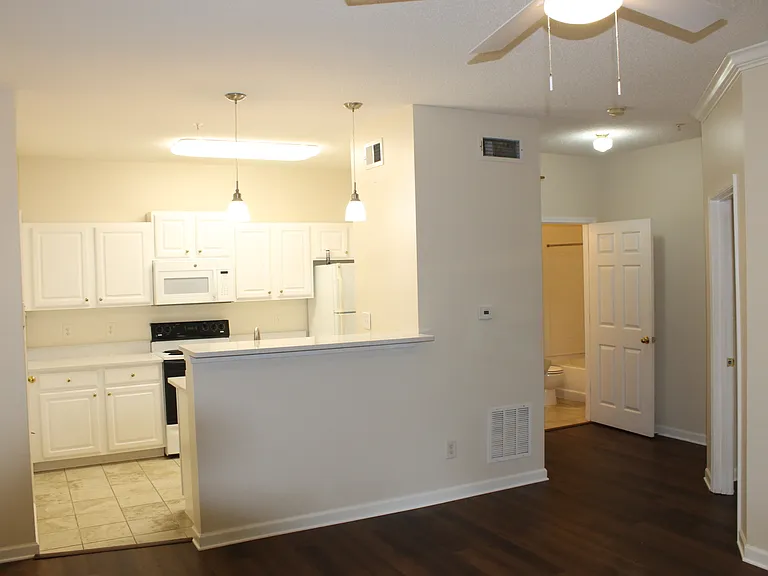 7106 Walden Park Dr #7106 — Photo 3