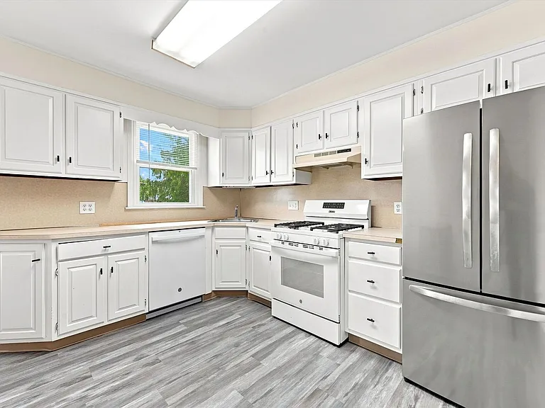 2314 Frann Dr — Photo 3