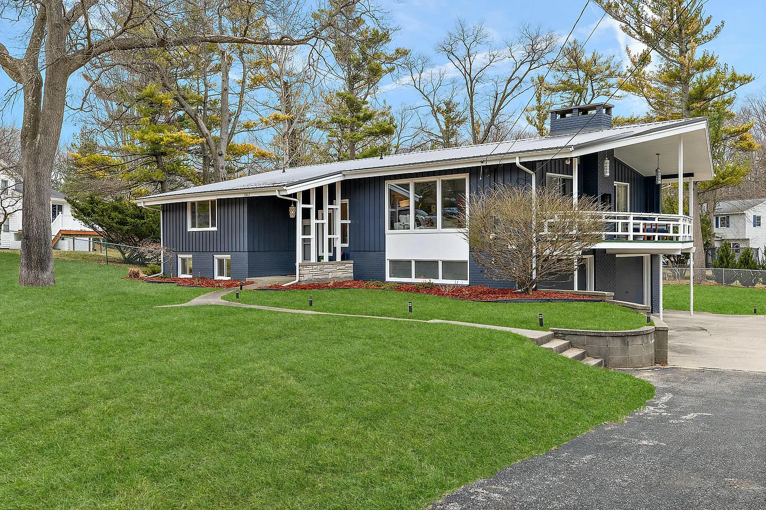 2067 Maryland Blvd photo 1