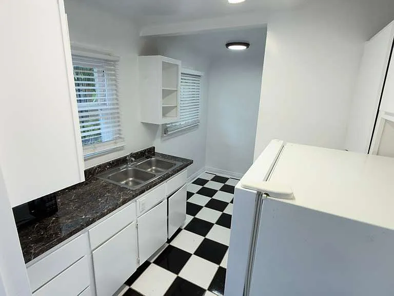 2507-2513 Griffith Park Blvd #2511-1/2 — Photo 6