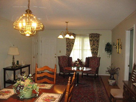 5th image of 412 Sherwood Ct