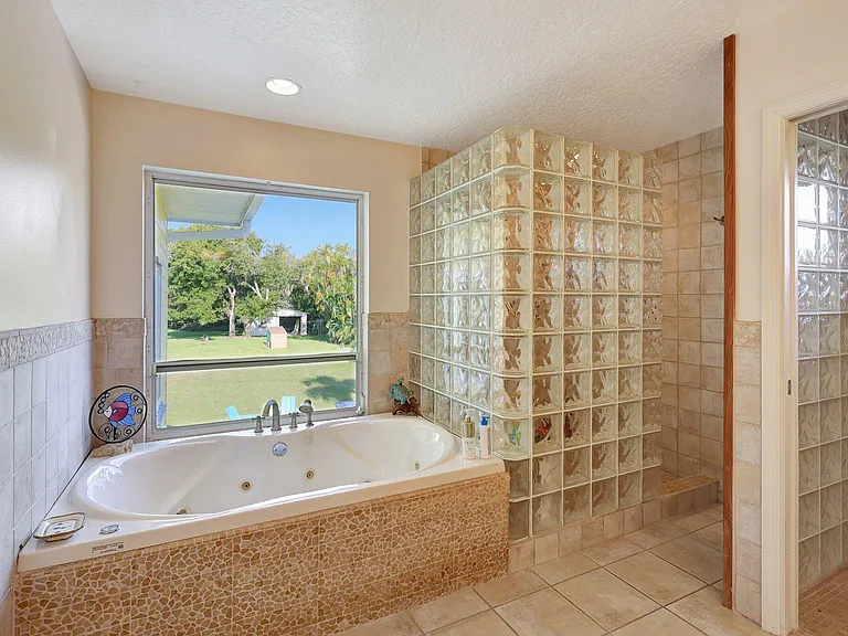 7501 S Indian River Dr — Photo 19