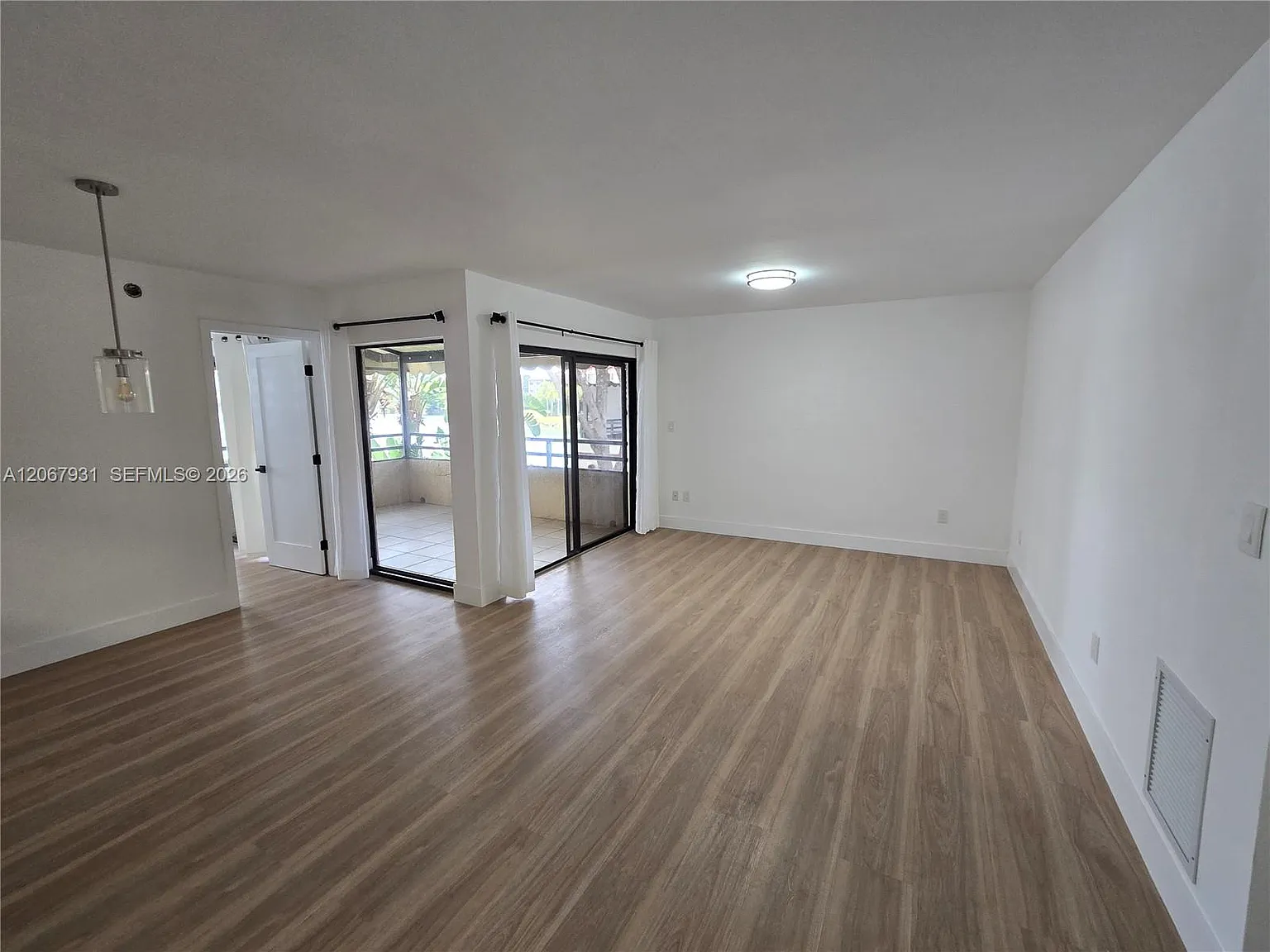 Quatraine Condo Ii Ph Ii — Photo 2