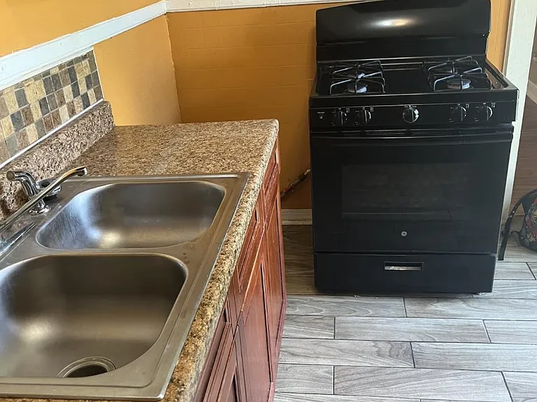 2204 Monterey St #2 — Photo 8