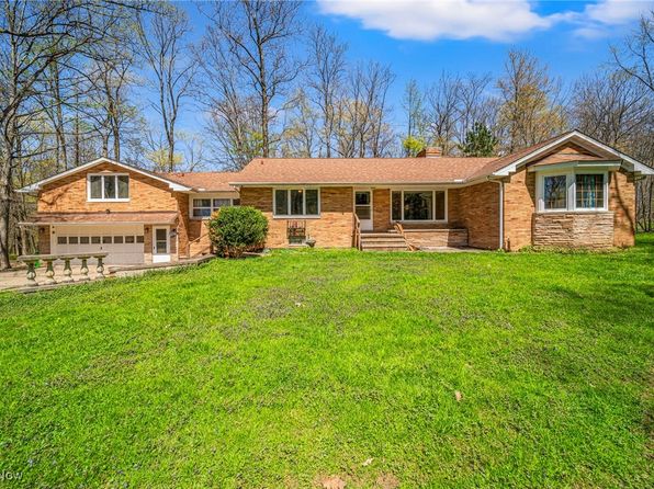 7471 Morningside Dr, Walton Hills, OH 44146