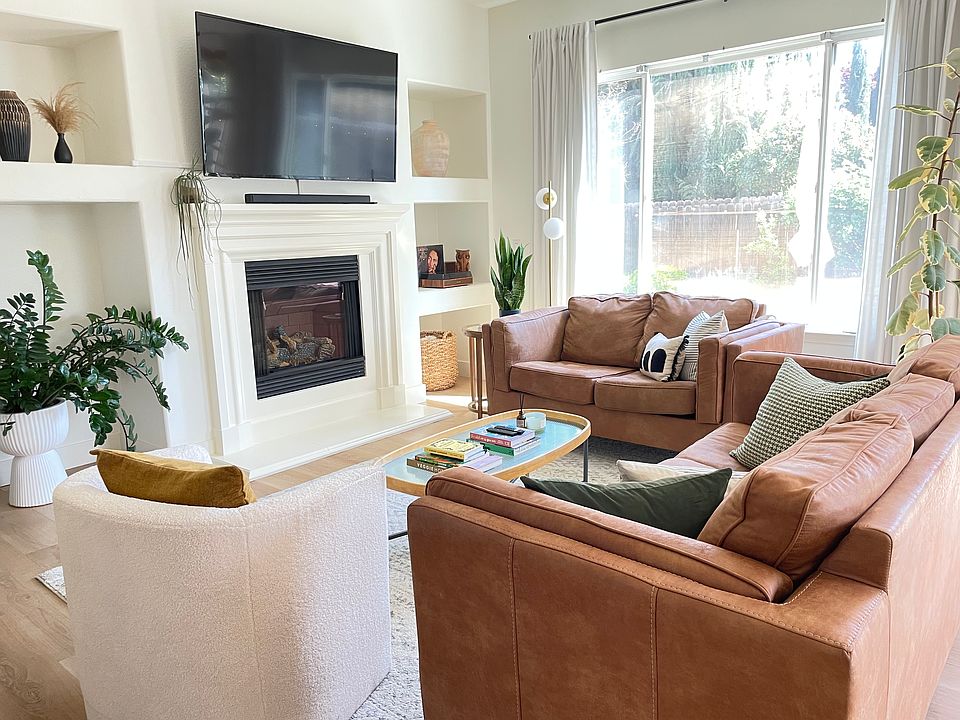 1st image of 4048 Clarewood Way