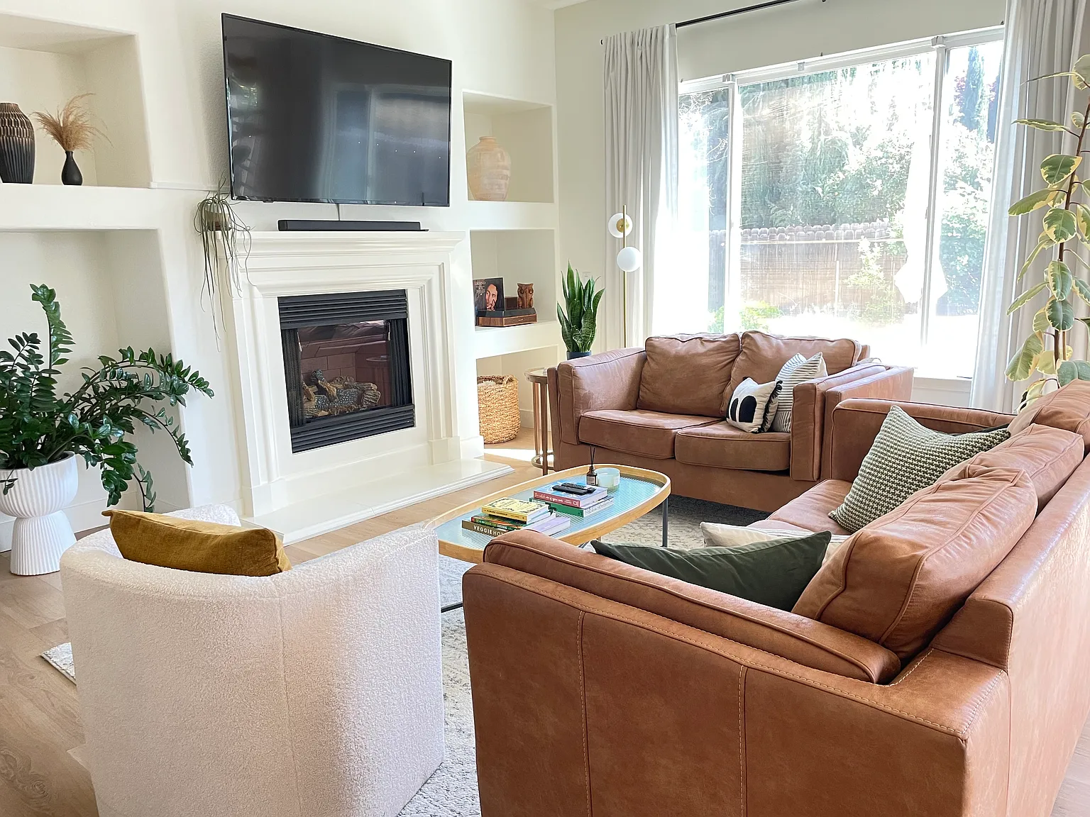4048 Clarewood Way photo 1