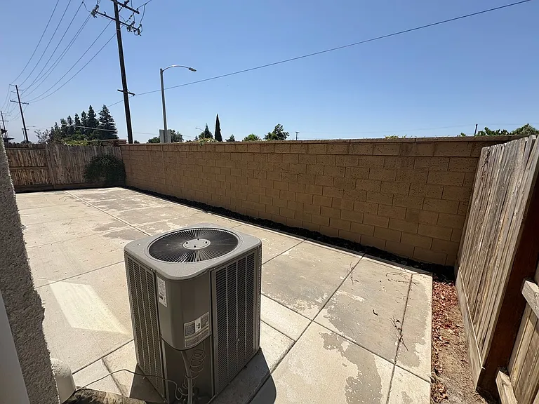 1011 W Payson Ave — Photo 17