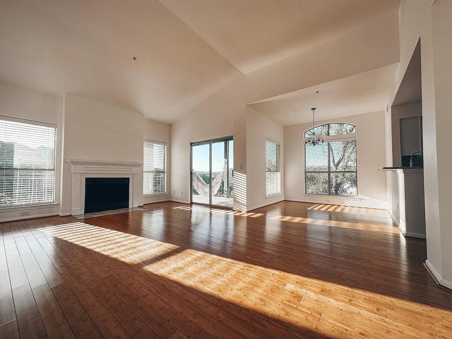 6000 Shepherd Mountain Cv — Photo 2