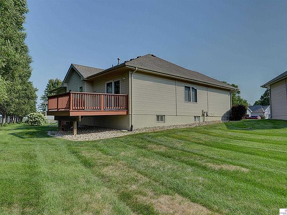 3rd image of 9523 Honey Locust Cir