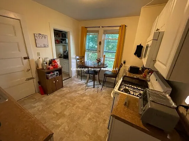 18 Sanborn Ave #4