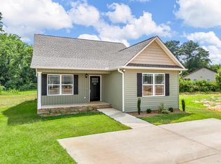 556 Molly Parker Ln, Spartanburg, SC 29301