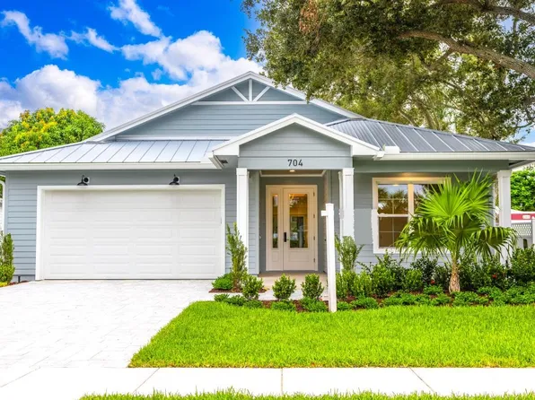 704 SW Cleveland Avenue, Stuart, FL 34994