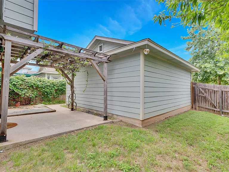 2212 Melissa Oaks Ln — Photo 31
