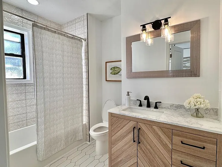 4709 Clay St NE — Photo 2