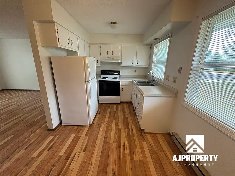 600 E Aspen Blvd #3 — Photo 2
