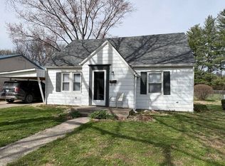 511 E Washington St, Fairfield, IL 62837