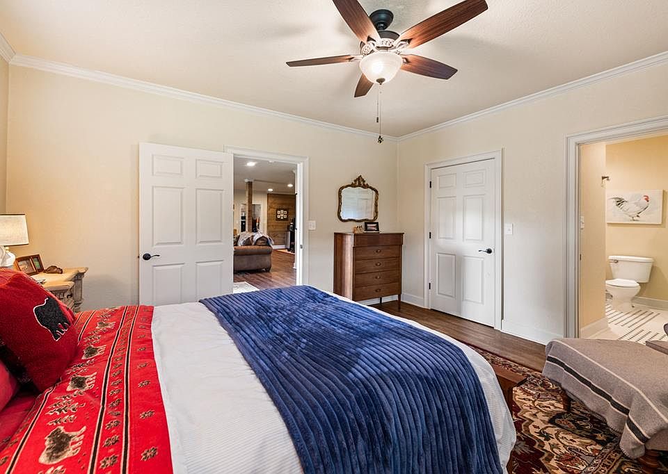 46th image of 270 Ausburn Rd