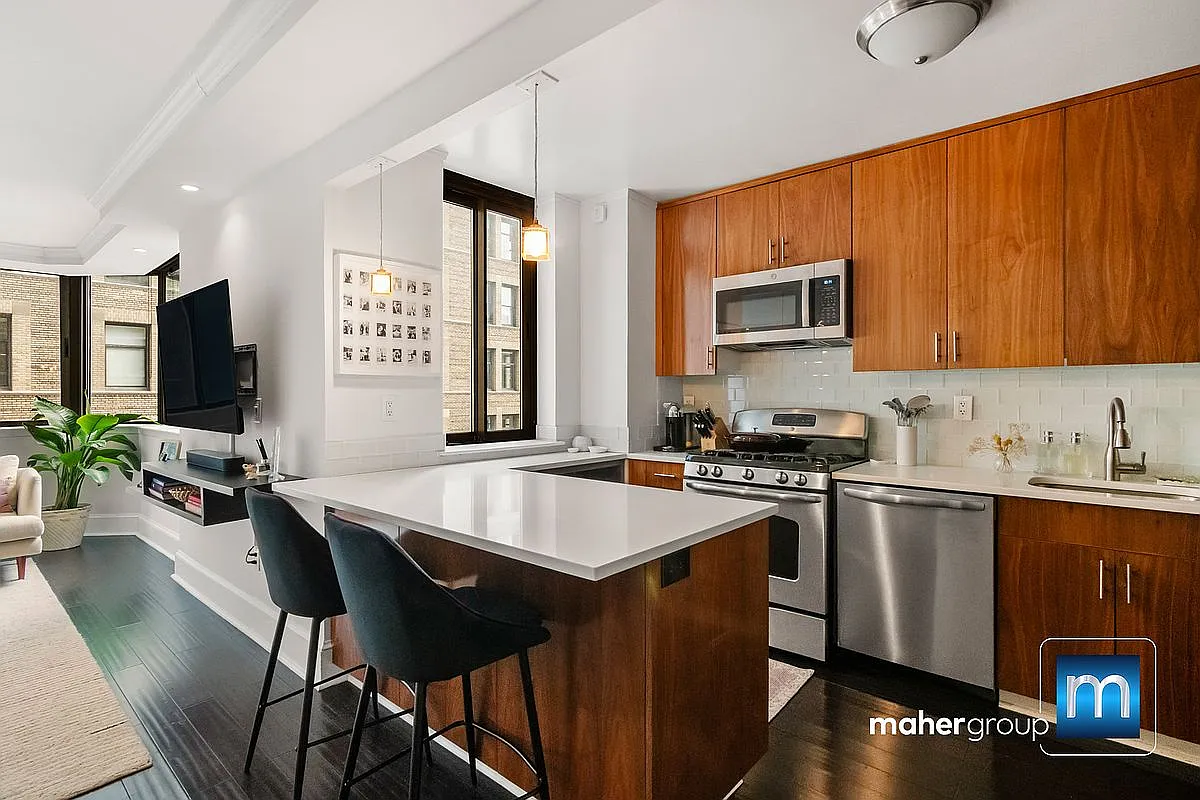 280 Park Ave S APT 7M photo 1