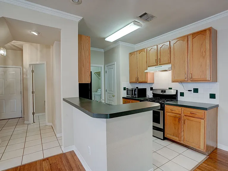 4502 Avenue B #B — Photo 8
