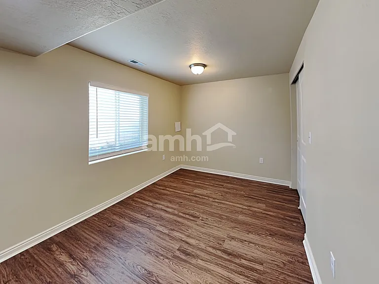 228 W Cedar Grove Ln — Photo 13