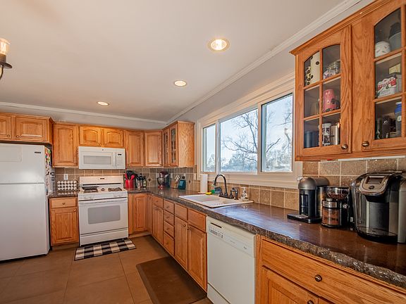 4th image of 4924 Canterbury St