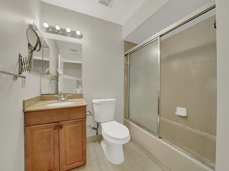 6371 Toulon Dr — Photo 28