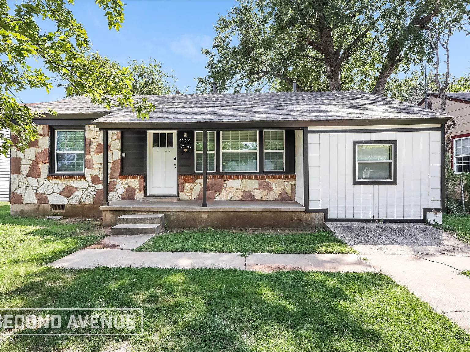 3 bed, 1.0 bath, 1044 sqft, $999 — Photo 1