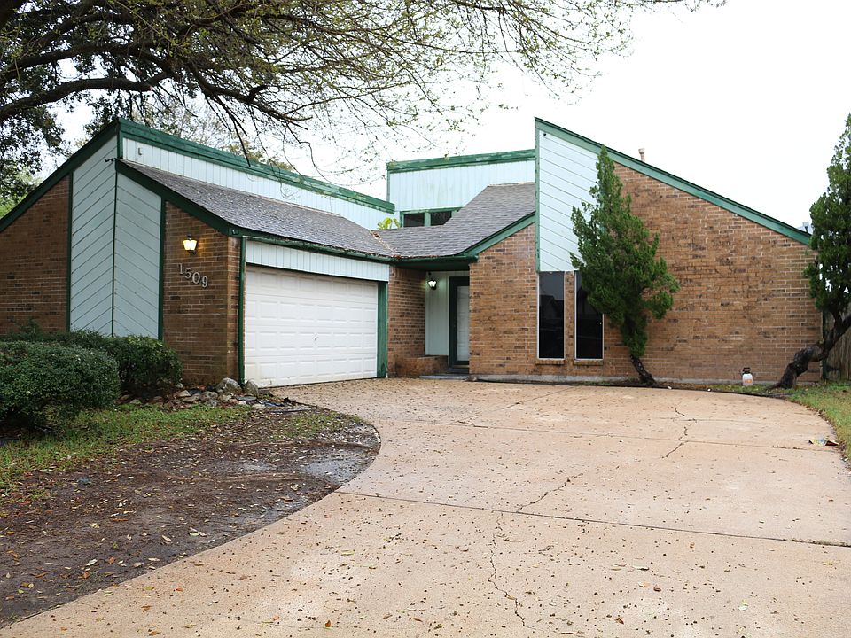 1st image of 1509 Harrison Dr