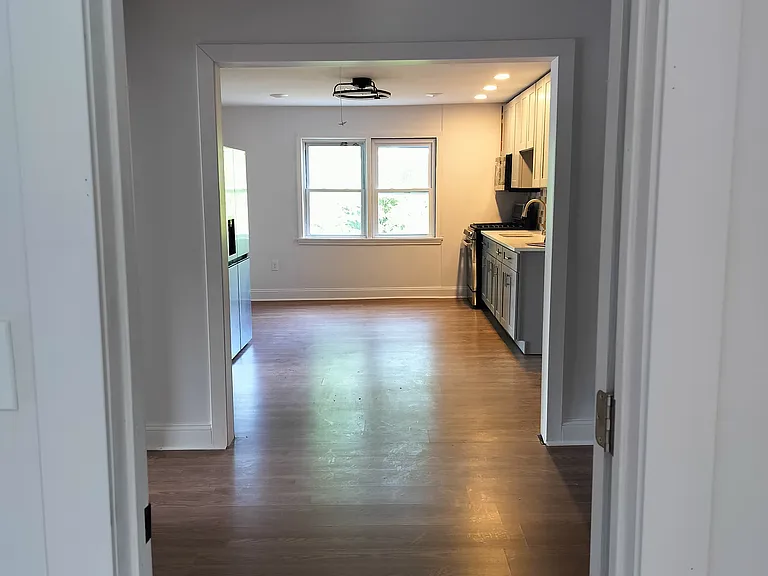 797 Passaic Ave — Photo 3