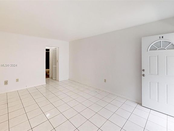 2nd image of 734 Meridian Ave APT 1