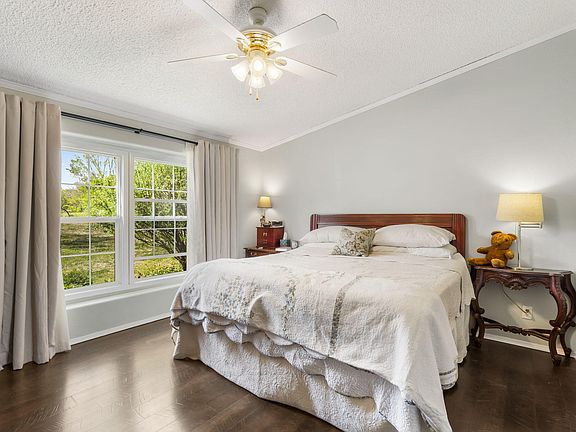 3rd image of 51 Rosemary Lane