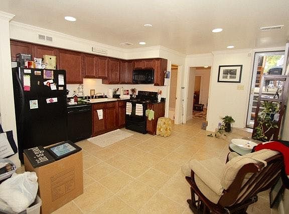 kitchen/living space