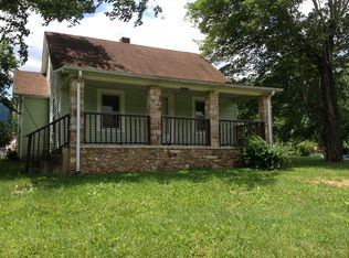 3604 Bradshaw Rd, Salem, VA 24153