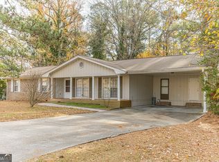 2082 Windsor Ln, Snellville, GA 30078