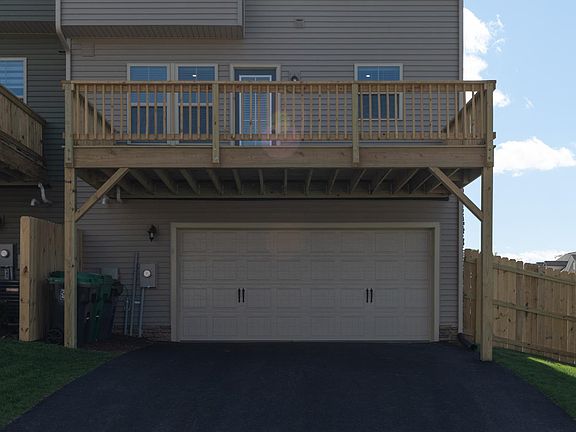 Back of House / Deck