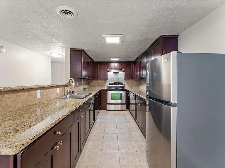 12633 Memorial Dr #50 — Photo 12
