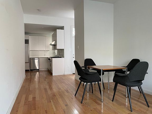 5th image of 1516 S Broad St Floor 1
