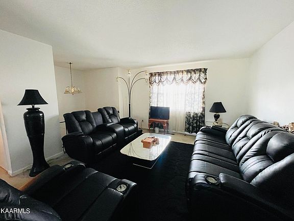 3rd image of 4116 Deer Creek Dr