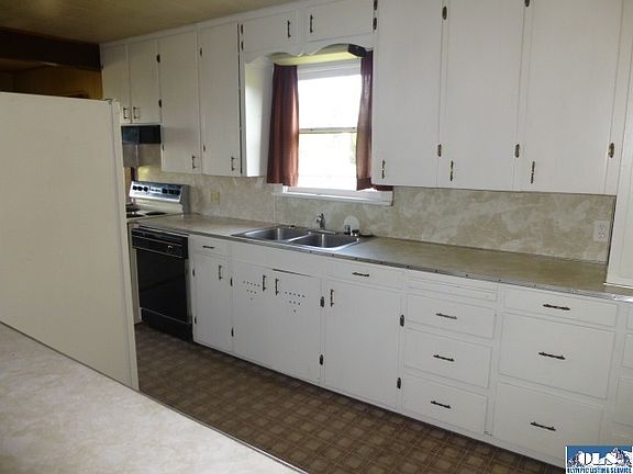 3rd image of 1756 E 5th St